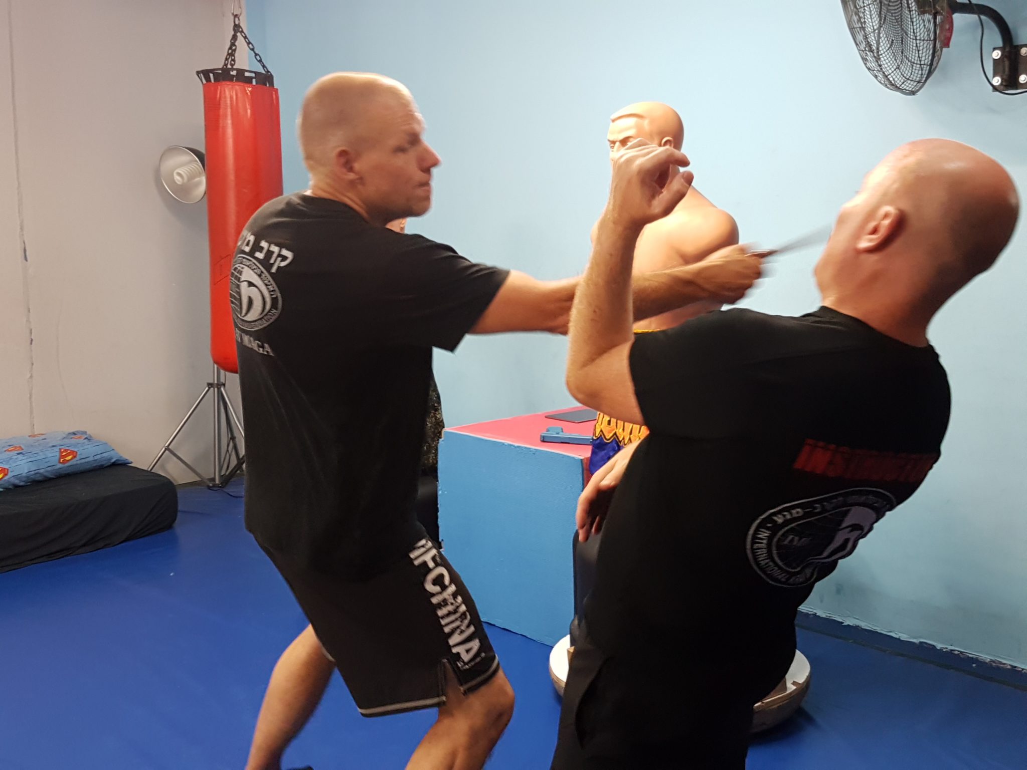 Krav Maga KRAVolution Krav Maga Institut Selbstverteidigung Training 5 Krav Maga KRAVolution Krav Maga Institut Selbstverteidigung Training 5