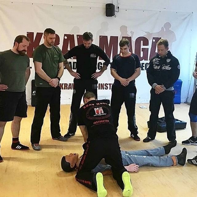 Erste Hilfe Ausbildung im KRAVolution Instructor Course Erste Hilfe Ausbildung im KRAVolution Instructor Course