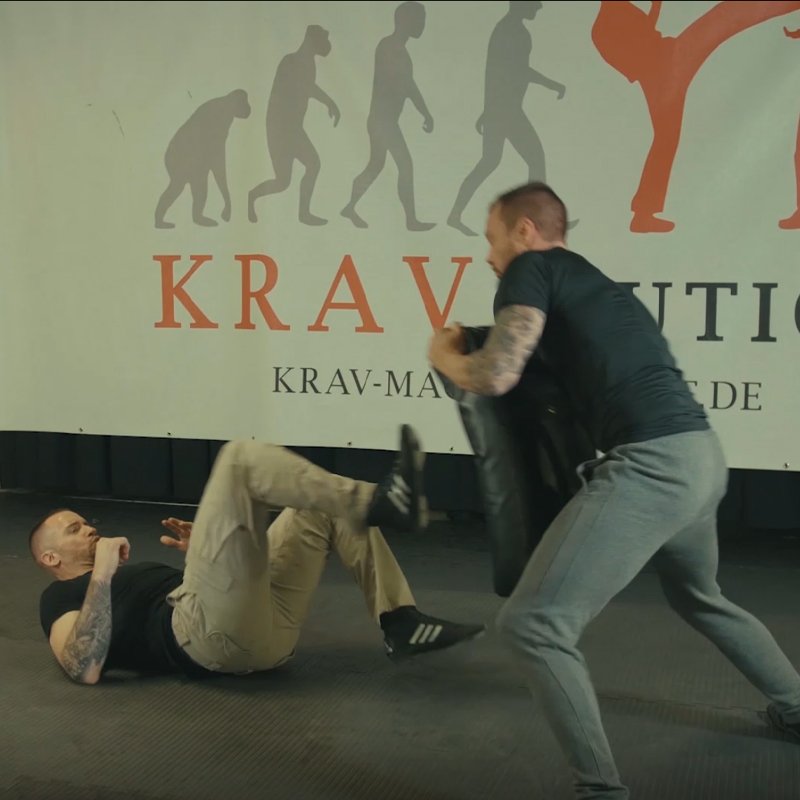 Krav Maga Verteidigung am Boden Video für Heimtraining
